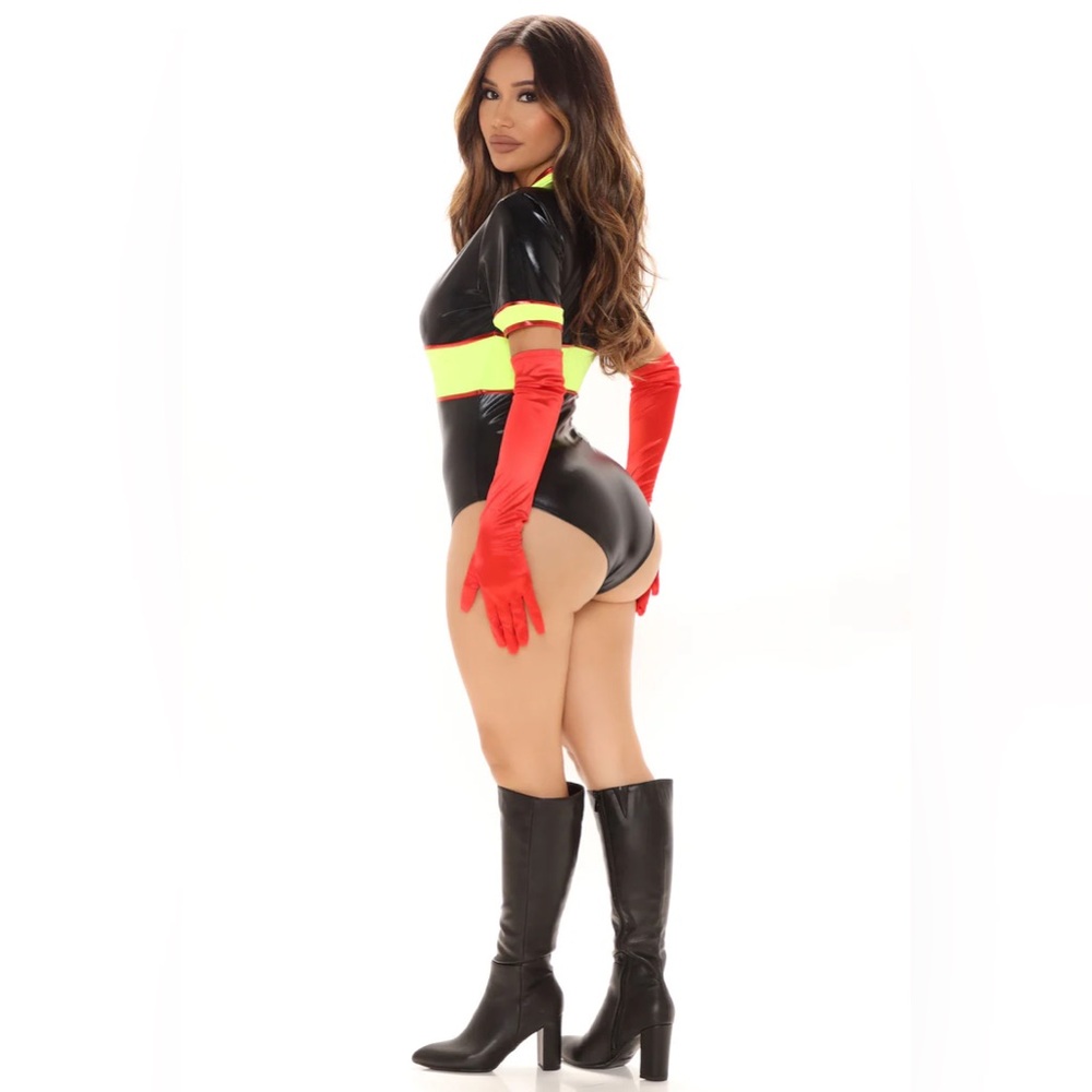 Firefighter Sexy Halloween Women’s Costume - Picture 3 of 3